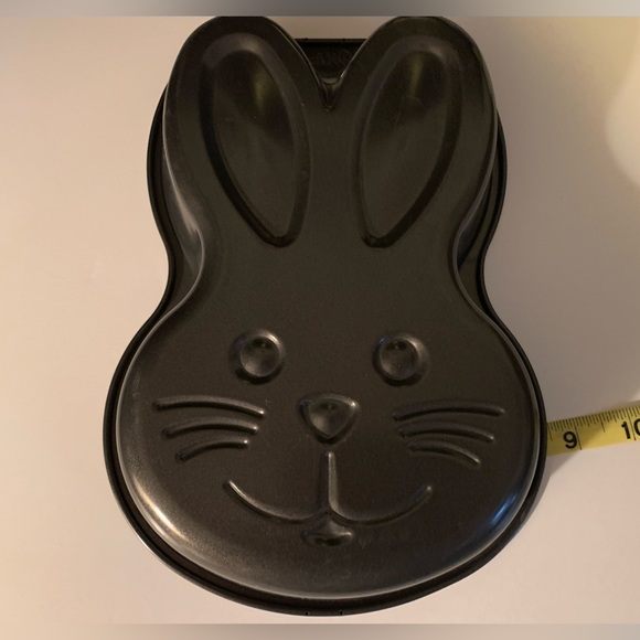 Wilton Nonstick Bunny Cake Pan - Picture 5 of 7